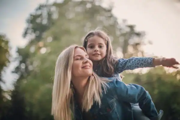 happy mum and daughter following mediation to resolve parental alienation Hereford